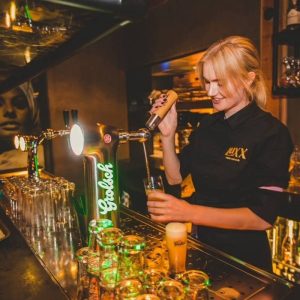 LUXX_Klantcase_Borstlogo_Tap 2 FIJNE WERKKLEDING VOOR GELUKKIGE WERKNEMERS