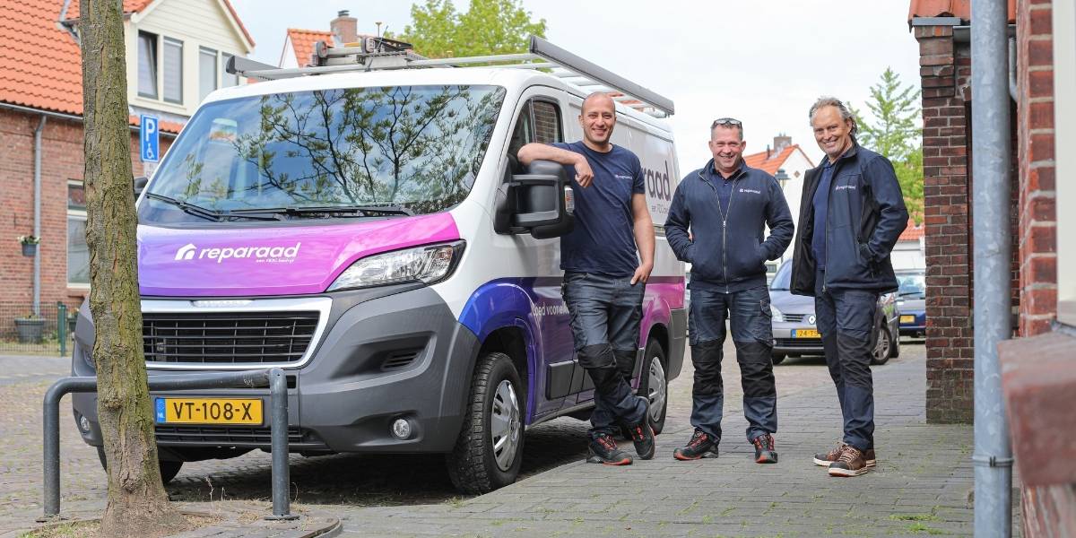 Reparaad Klantcase Groepsfoto bus 2